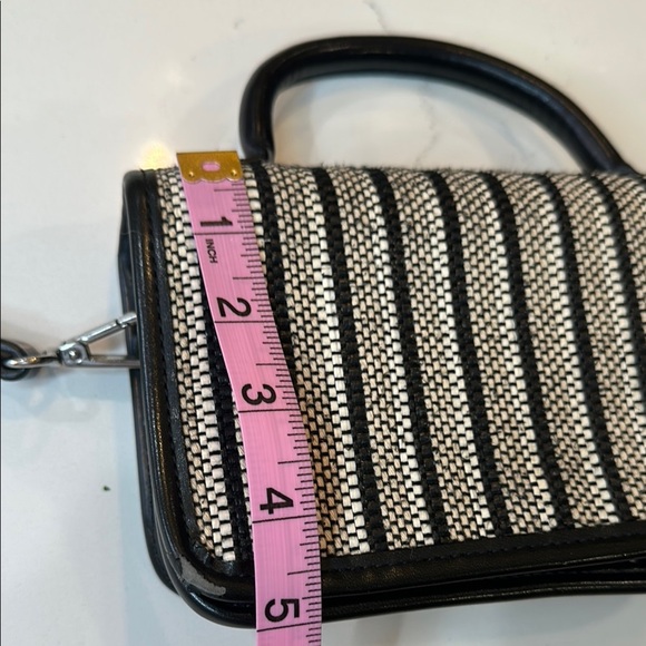 Zara Crossbody Bag Black and Cream Elegant Design - Picture 11 of 16